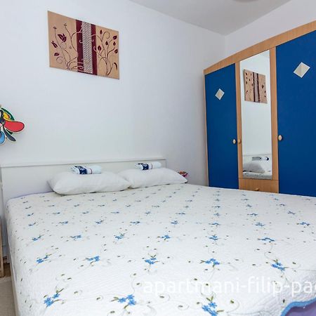 Apartmani Filip Pag Town Exteriör bild