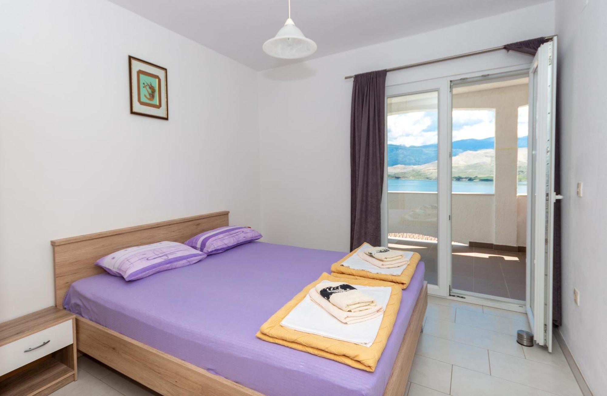 Apartmani Filip Pag Town Exteriör bild