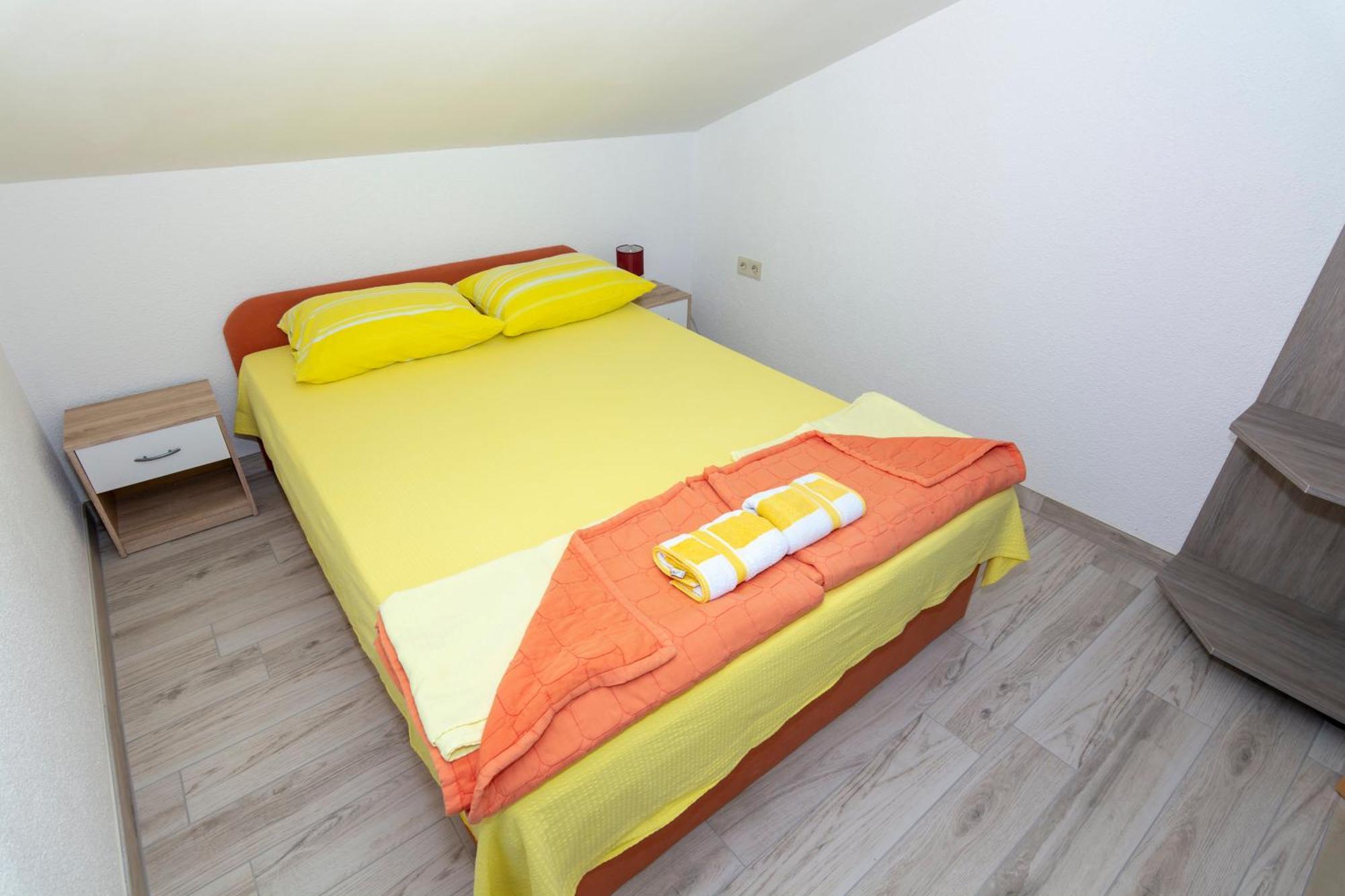 Apartmani Filip Pag Town Exteriör bild