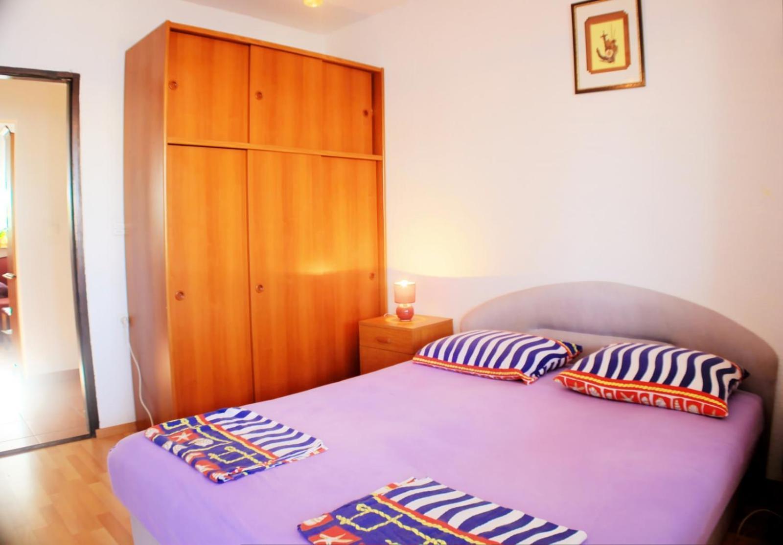 Apartmani Filip Pag Town Exteriör bild